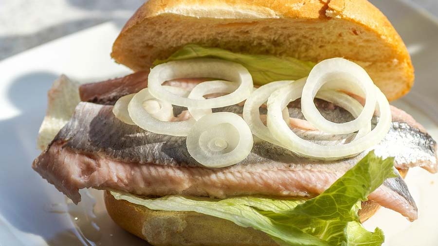 Fischbrötchen - überall auf den Märkten in Hamburg erhältlich